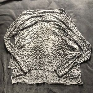 Snow leopard thin top